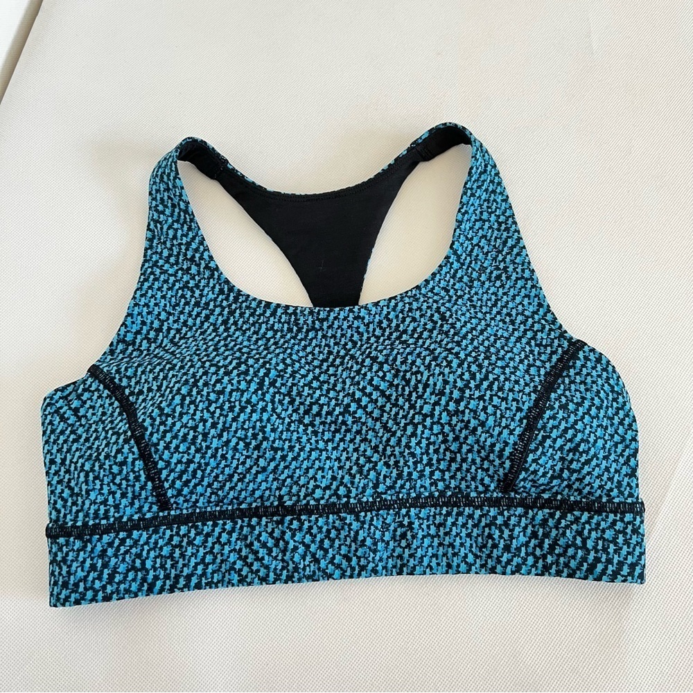 Lululemon Circuit Breaker Sports Bra Size 8 Scatter Star Beach Blue Black